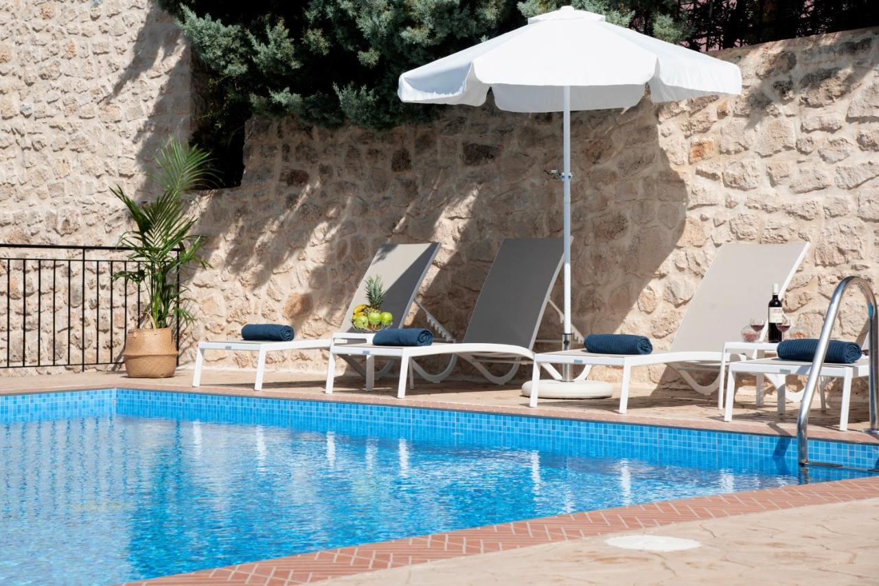 Villa Kermes Heated Pool Kournás Buitenkant foto